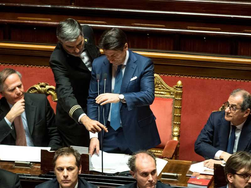 Il premier Giuseppe Conte riferisce al Senato sulla manovra (Foto LaPresse)