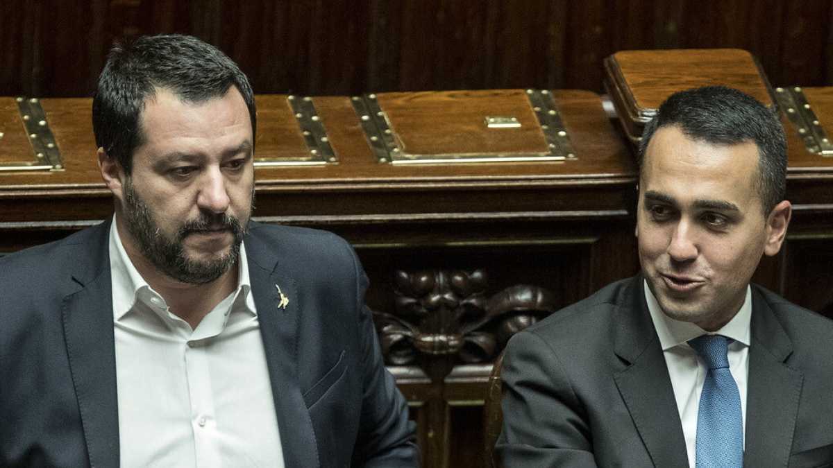 Immagine di Quanto pesa la retromarcia sulla Manovra sui consensi di Salvini e Di Maio?