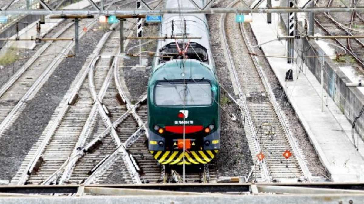 Immagine di I pendolari non sono una priorità. E Alitalia?