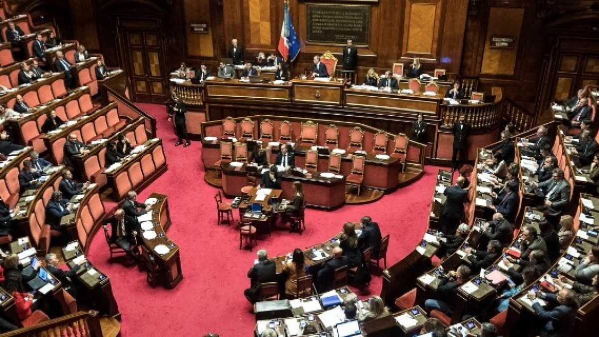 Immagine di Nessuna discussione. Così la manovra del governo prevale sul Parlamento