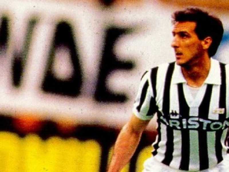 Foto tratta da Wikipedia (Photos Vintage S&eacute;rie A, su calciomio.fr, 24 luglio 2013)