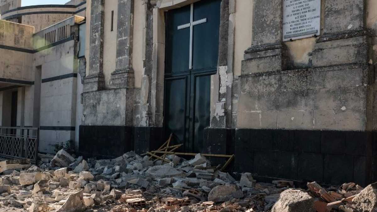 Immagine di Di Maio e Salvini attesi a Catania e la fine della legge marziale in Ucraina