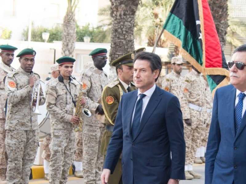 Giuseppe Conte con Fayez al Sarraj (foto LaPresse)