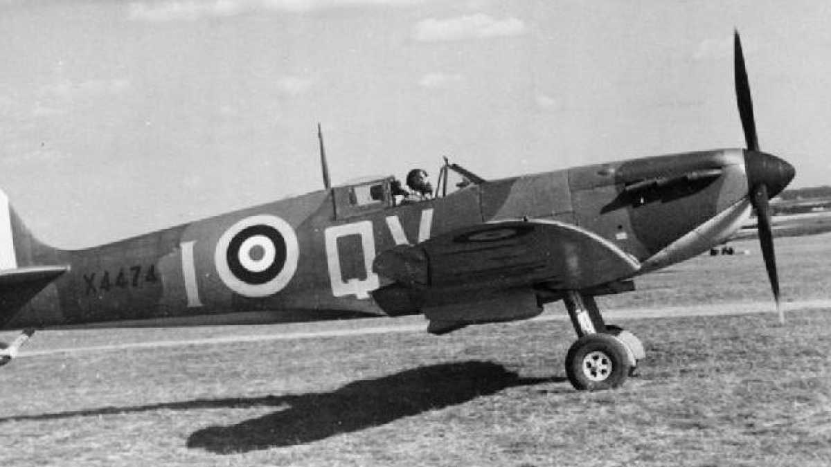 Immagine di La folle idea di fare il giro del mondo con uno Spitfire