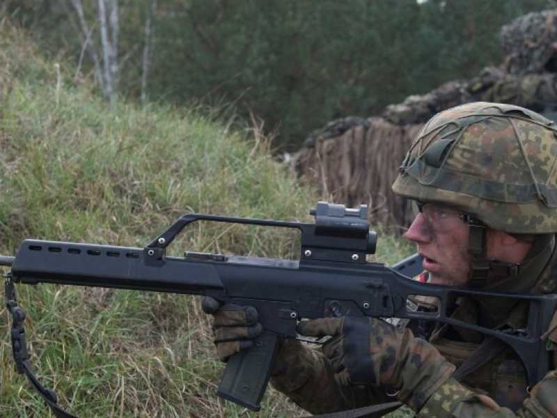 Militari dell'esercito tedesco durante un'esercitazione (foto LaPresse)