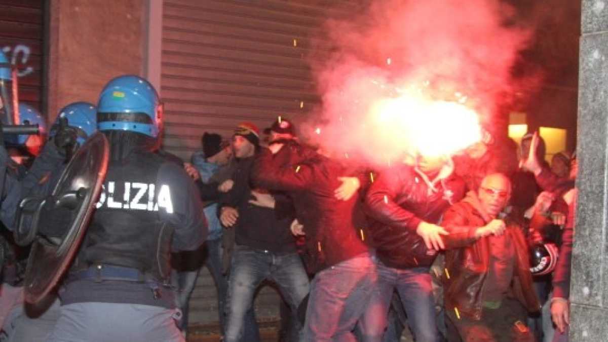 Immagine di Gli ultras violenti e il legno storto dell’umanità