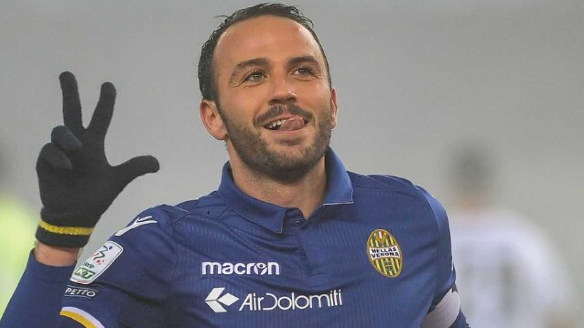 Immagine di Verona ai piedi di Pazzini, l'ospite indesiderato