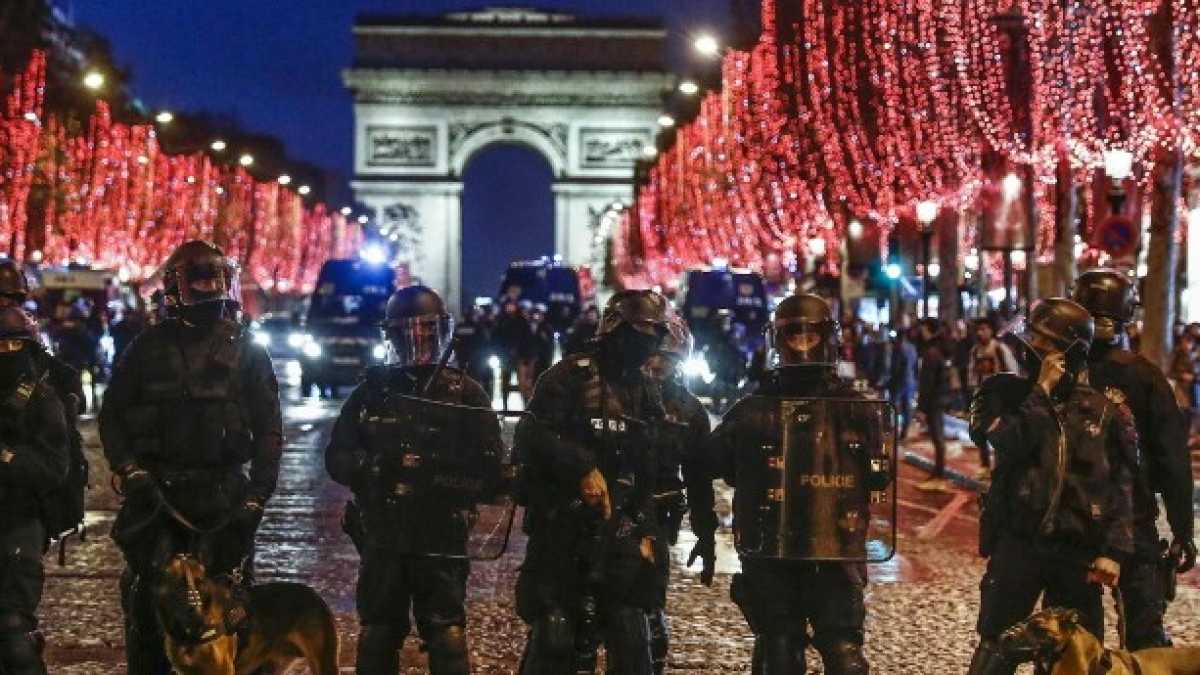 Immagine di Gli Champs-Elysée raccontano il discontento di Macron