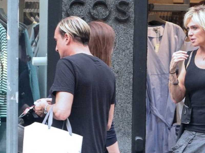 L'ex showgirl Paola Barale a Milano (Foto LaPresse)
