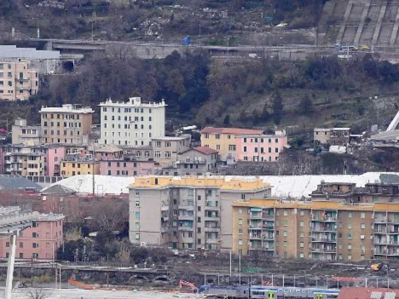 Il Ponte Morandi di Genova, che verr&agrave; ricostruito secondo il progetto di Renzo Piano (Foto LaPresse)