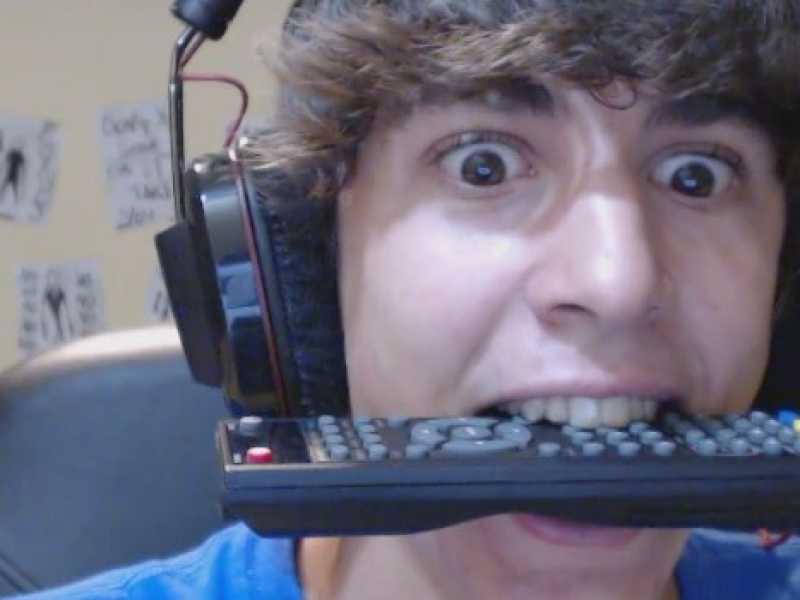 Lorenzo Ostuni, in arte Favij, &egrave; lo youtuber italiano pi&ugrave; seguito (foto tratta dal canale  YouTube di Favij)