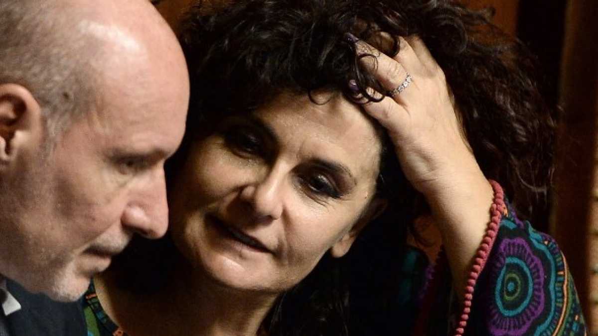 Immagine di Le purghe di Capodanno nel M5s