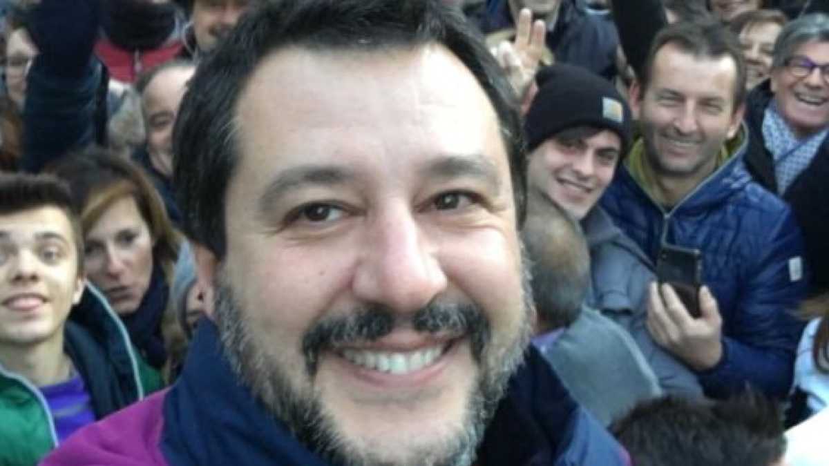 Immagine di Il pericolo di delegare l’interpretazione della politica ai social network