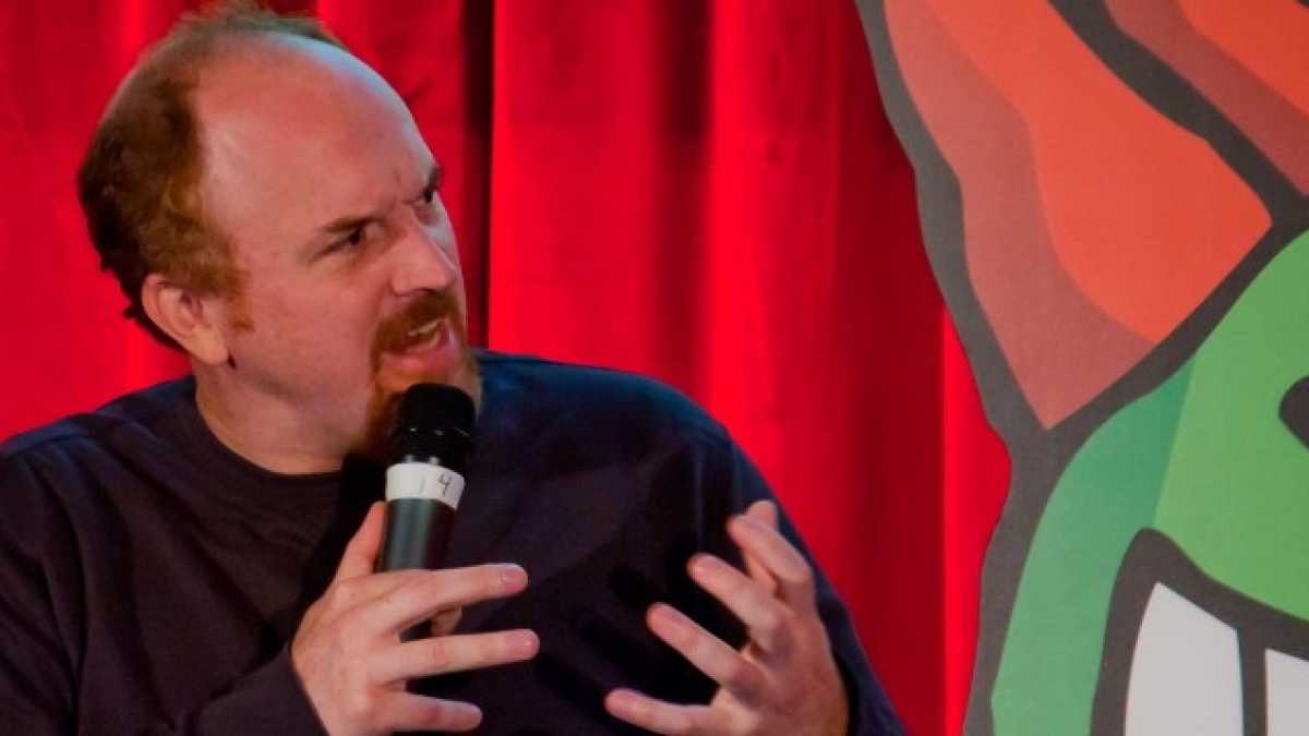 Immagine di Louis C.K. non è cambiato, ed è l’unico sopravvissuto al tribunale del #MeToo