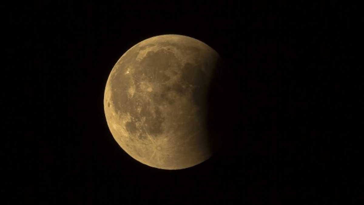 Immagine di Guarda, la luna. Racconto della notte di Natale