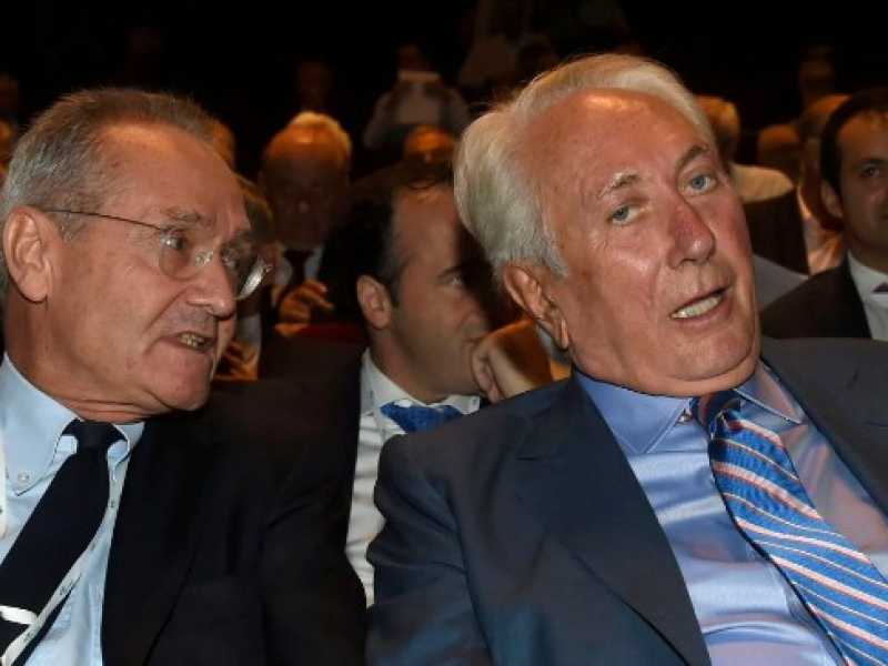 Pietro Modiano, presidente di Carige fino al 31 dicembre e ora commissario straordinario insieme a Fabio Innocenzi e Raffaele Lener, e Vittorio Malacalza all&rsquo;assemblea di settembre (Imagoeconomica)