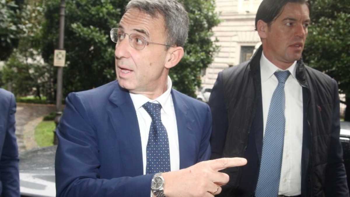 Immagine di Il generale Costa torni in caserma