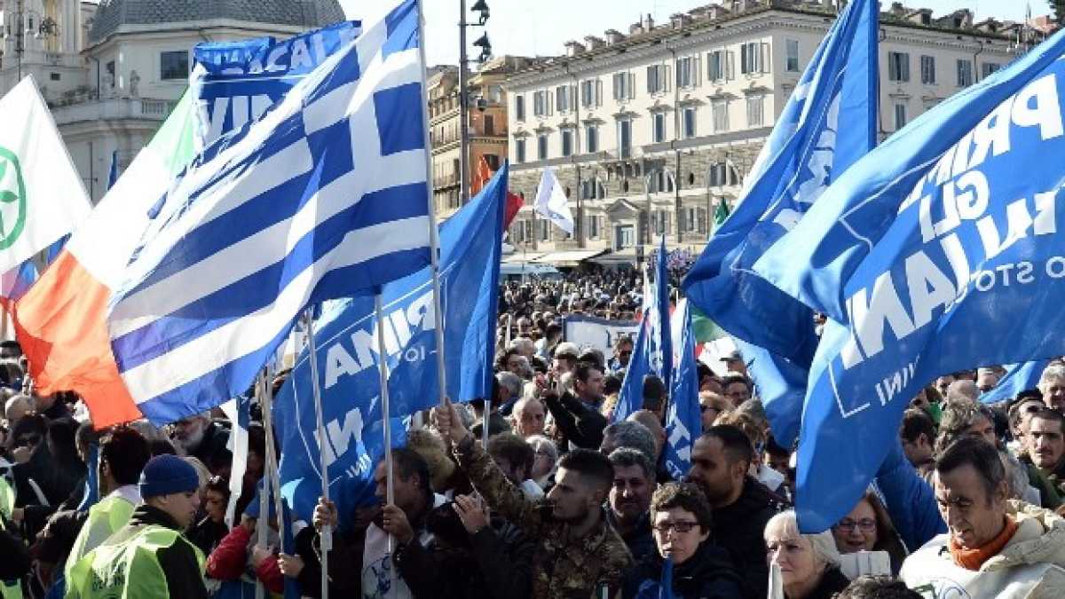 Immagine di Come guarire una società piegata