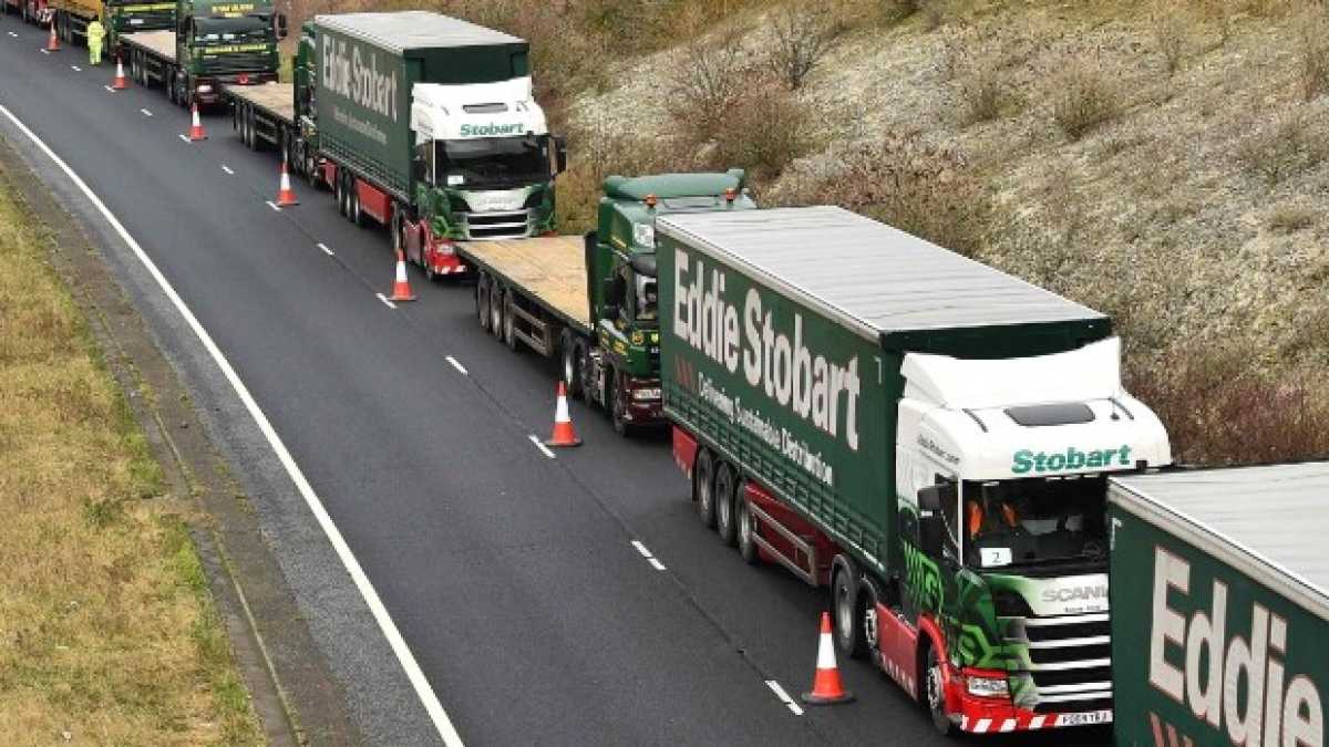 Immagine di Bastano pochi secondi per far impantanare la Brexit nel traffico