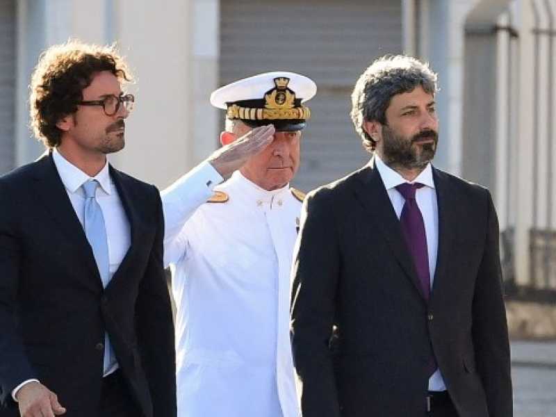 Danilo Toninelli alla cerimonia per il 153esimo anniversario della Guardia Costiera italiana (foto LaPresse)
