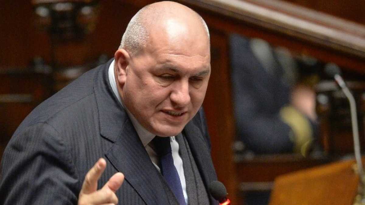 Immagine di Crosetto ci spiega perché la politica è fatica e va pagata bene