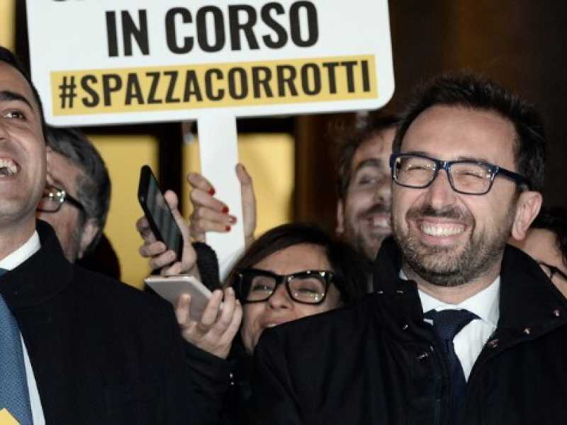 Luigi Di Maio e Alfonso Bonafede (foto LaPresse)