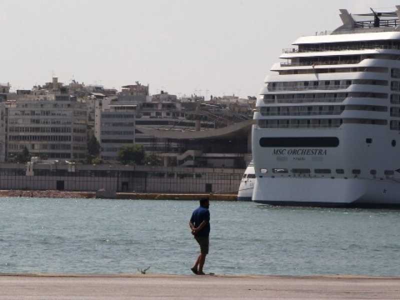 Porto del Pireo (foto LaPresse)