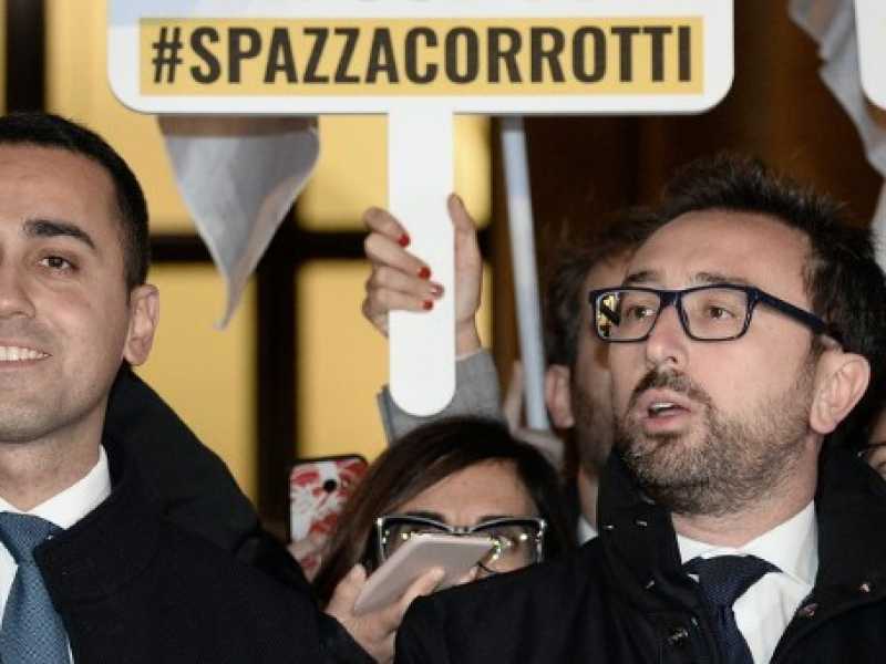 Luigi Di Maio e Alfonso Bonafede (foto LaPresse)