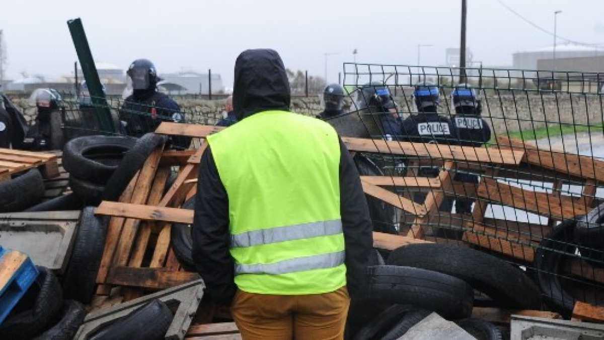 Immagine di I giovani mediocri e cosa resterà del giletgiallismo