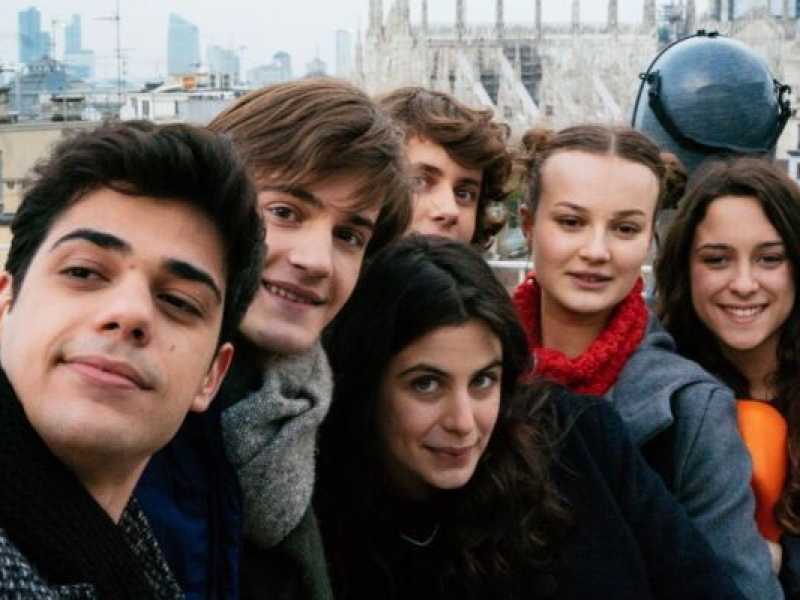 Mentre su Rai 1 vanno in scena teenager milanesi molto musicali che agognano la Scala (&ldquo;La compagnia del Cigno&rdquo;, di Ivan Cotroneo), a Roma solo baby prostitute annoiate con l&rsquo;unico sogno della citycar
