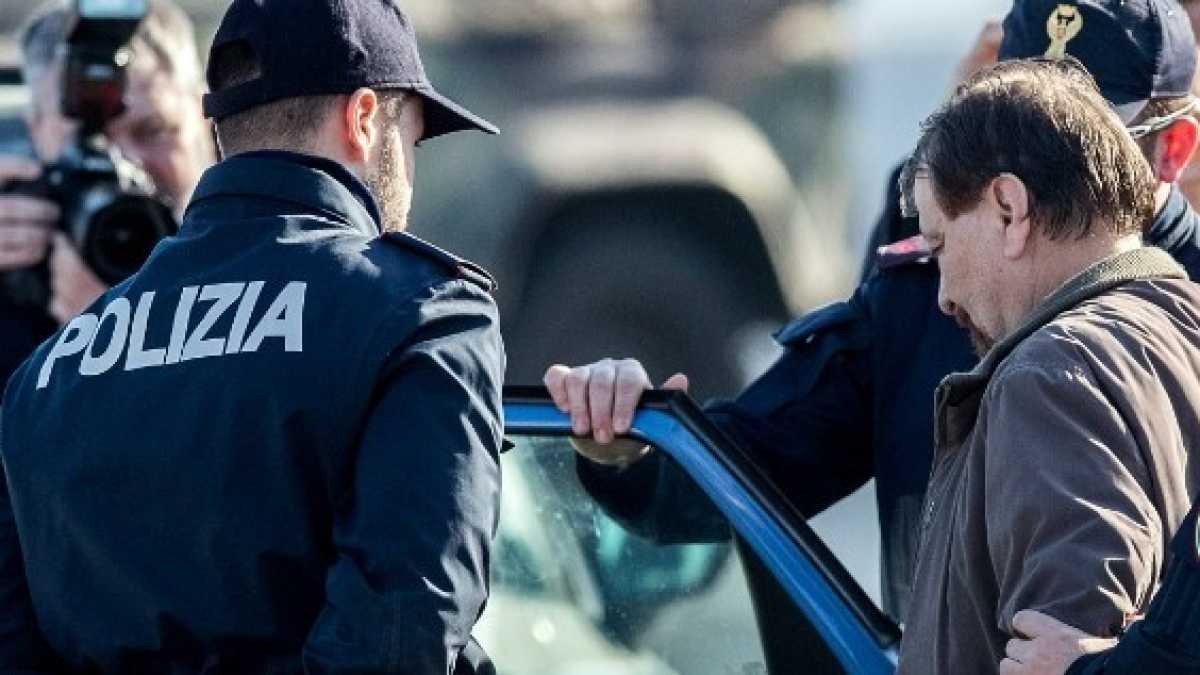 Immagine di Il populismo sui latitanti