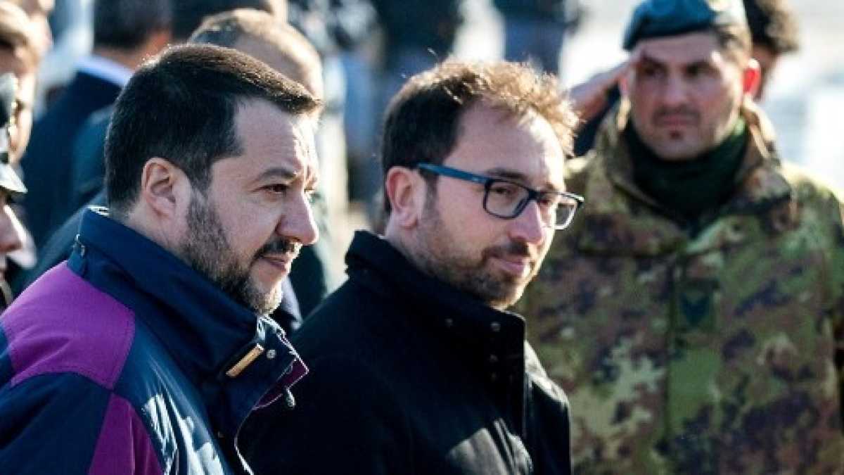 Immagine di Quante leggi ha violato Bonafede esponendo Battisti come un trofeo