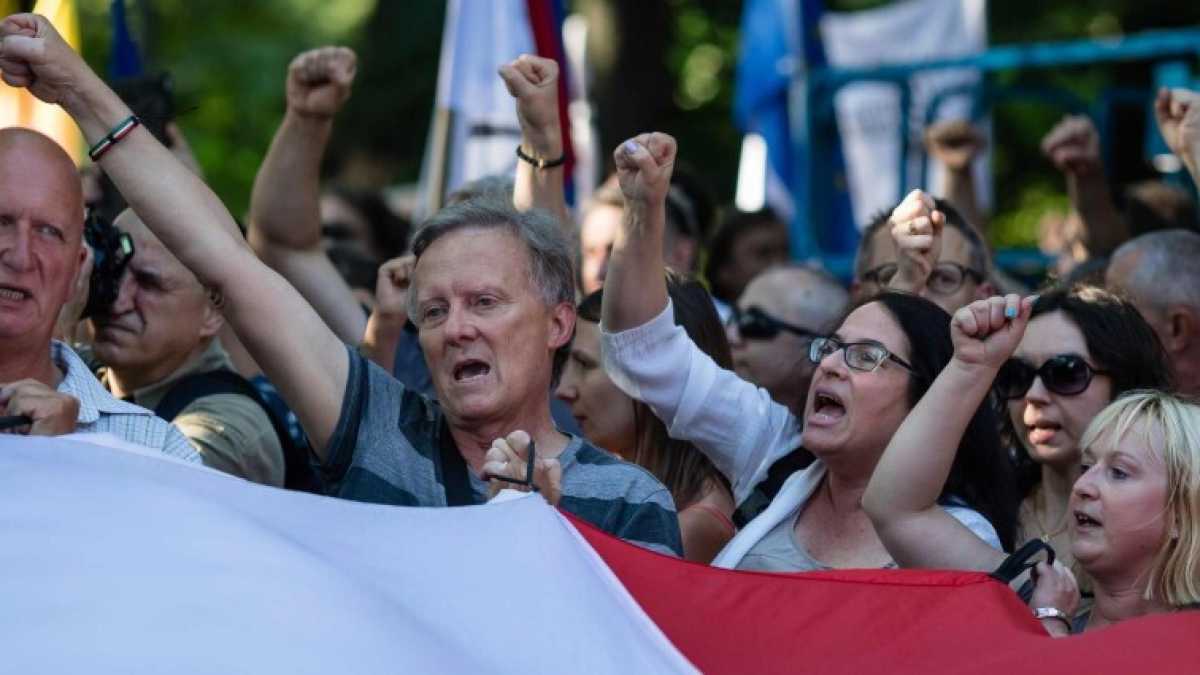 Immagine di Nella Polonia sotto choc non si fa che discutere (con odio) dell’odio, e delle sue origini