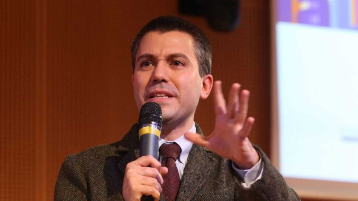 Immagine di Saverio Raimondo e il lato comico a Sanremo