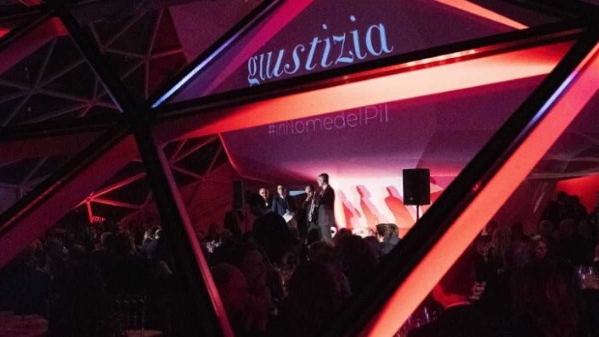 Immagine di Ma quale inciucio, “Fino a prova contraria” vuole solo discutere di giustizia