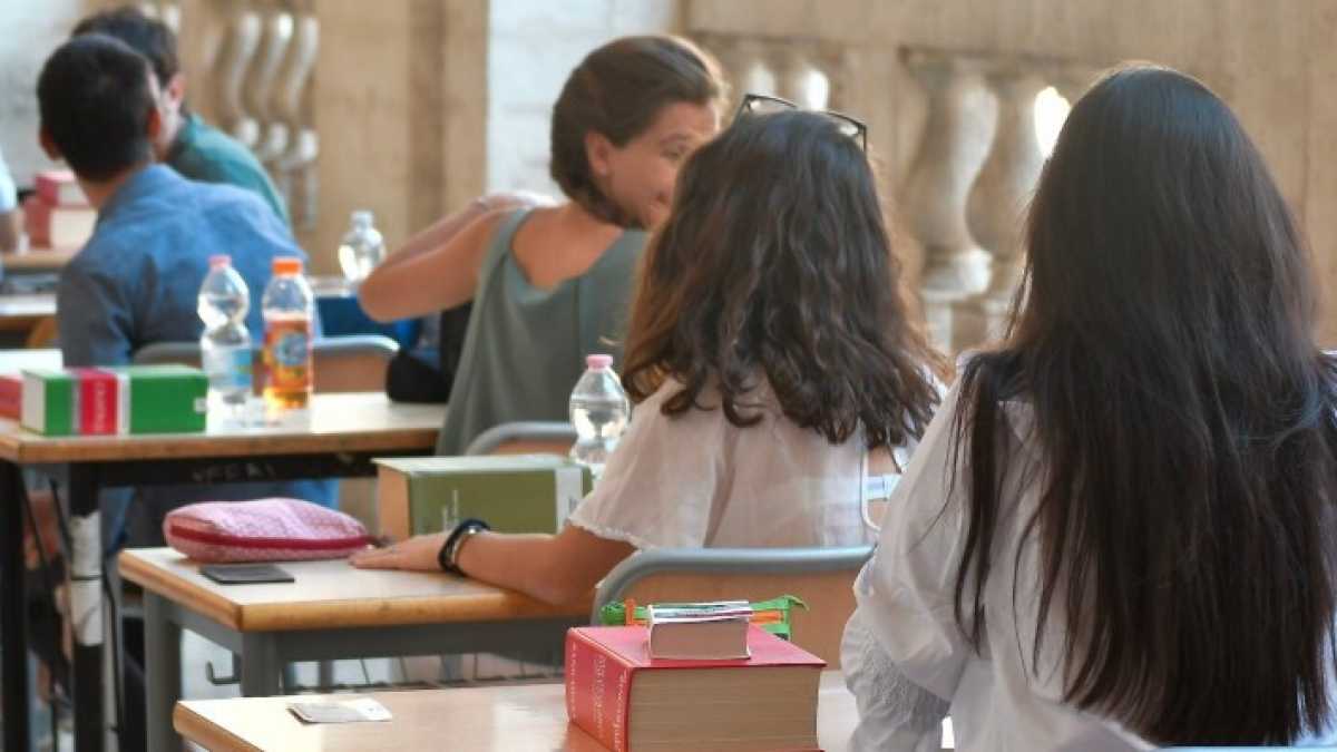 Immagine di La cultura del sospetto e la Maturità modello Mike Bongiorno