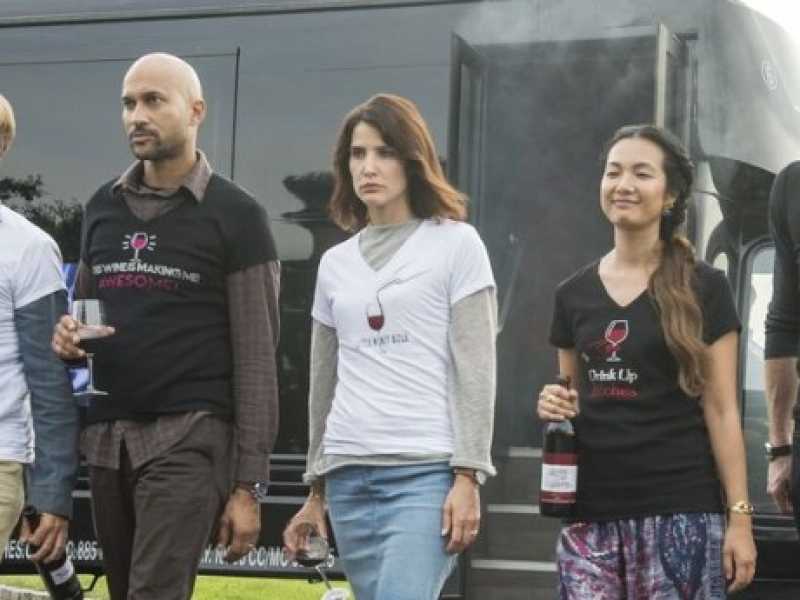 Su Netflix c&rsquo;&egrave; &ldquo;Friends from College&rdquo;, storia di un gruppo di amici, amiche e amanti che si ritrova a vivere a New York, vent&rsquo;anni dopo Harvard