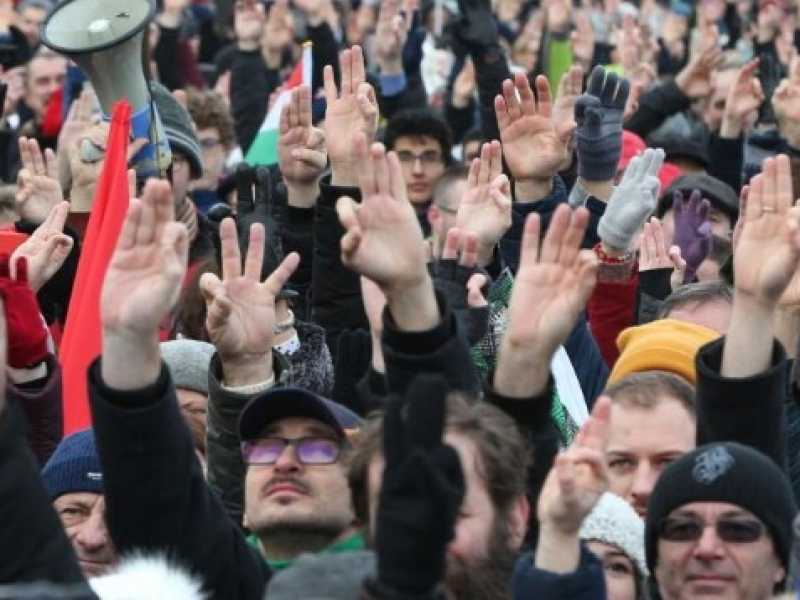 La manifestazione di Budapest (foto LaPresse)