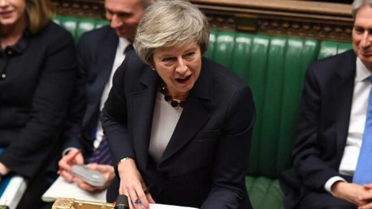 Immagine di La May continua a tergiversare