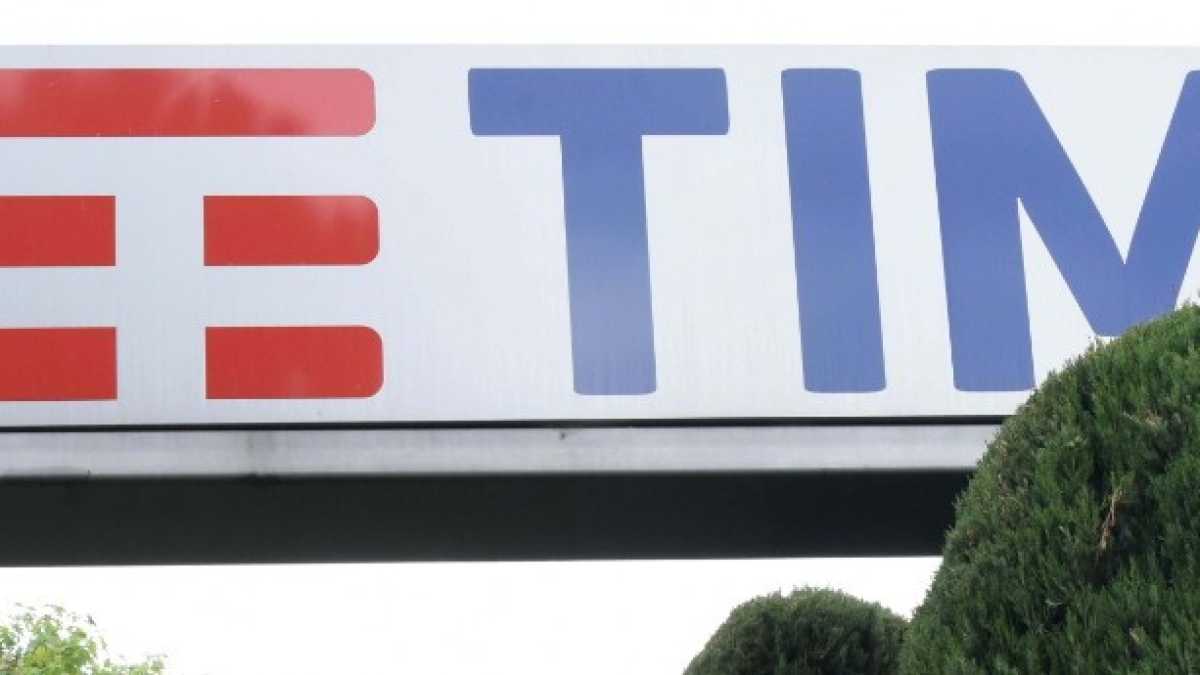 Immagine di L'Agcom dà un colpo al nazionalismo telefonico su Tim