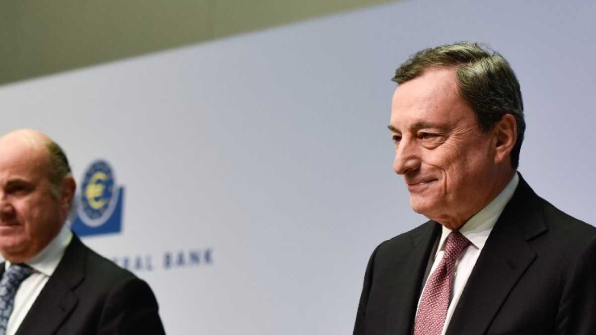Immagine di Draghi mette in guardia sul rallentamento europeo