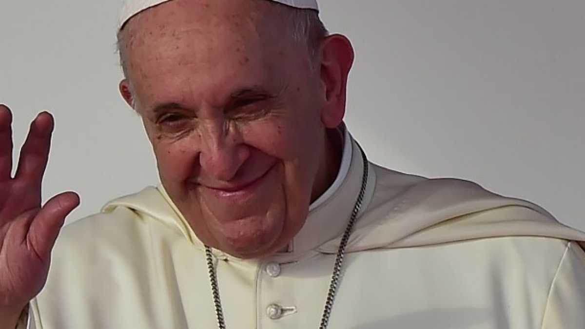 Immagine di Ve la immaginate una nave del Vaticano che salva migranti?