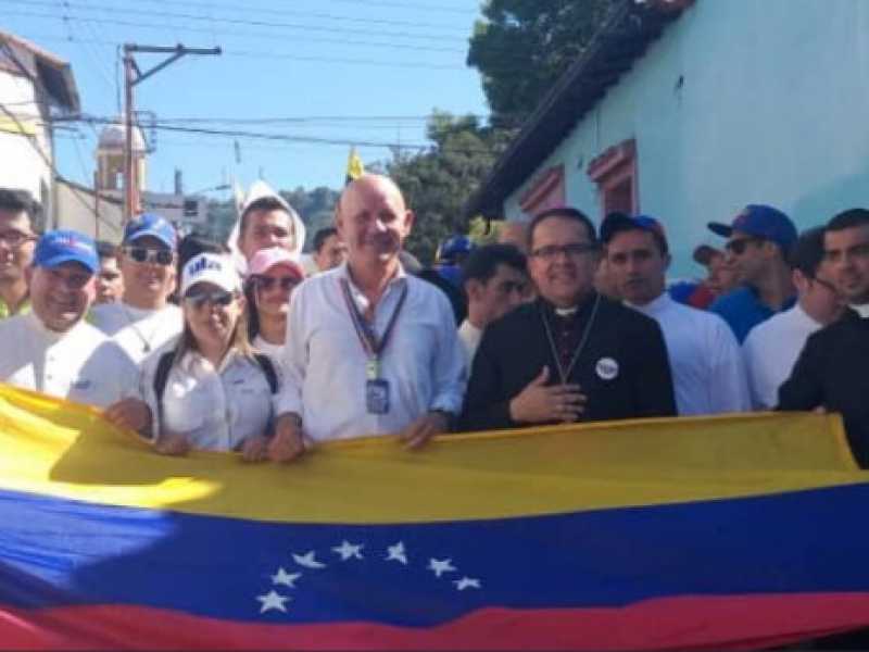 I vescovi venezuelani si sono uniti alle folle che hanno manifestato contro Maduro (Immagini prese dall'account Twitter della Conferenza episcopale venezuelana)