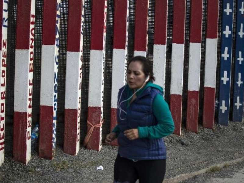 Tijuana, il confine americano con il Messico. Foto LaPresse