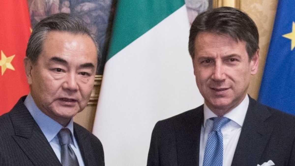 Immagine di Per un pugno di arance. La strana strategia italiana in Cina