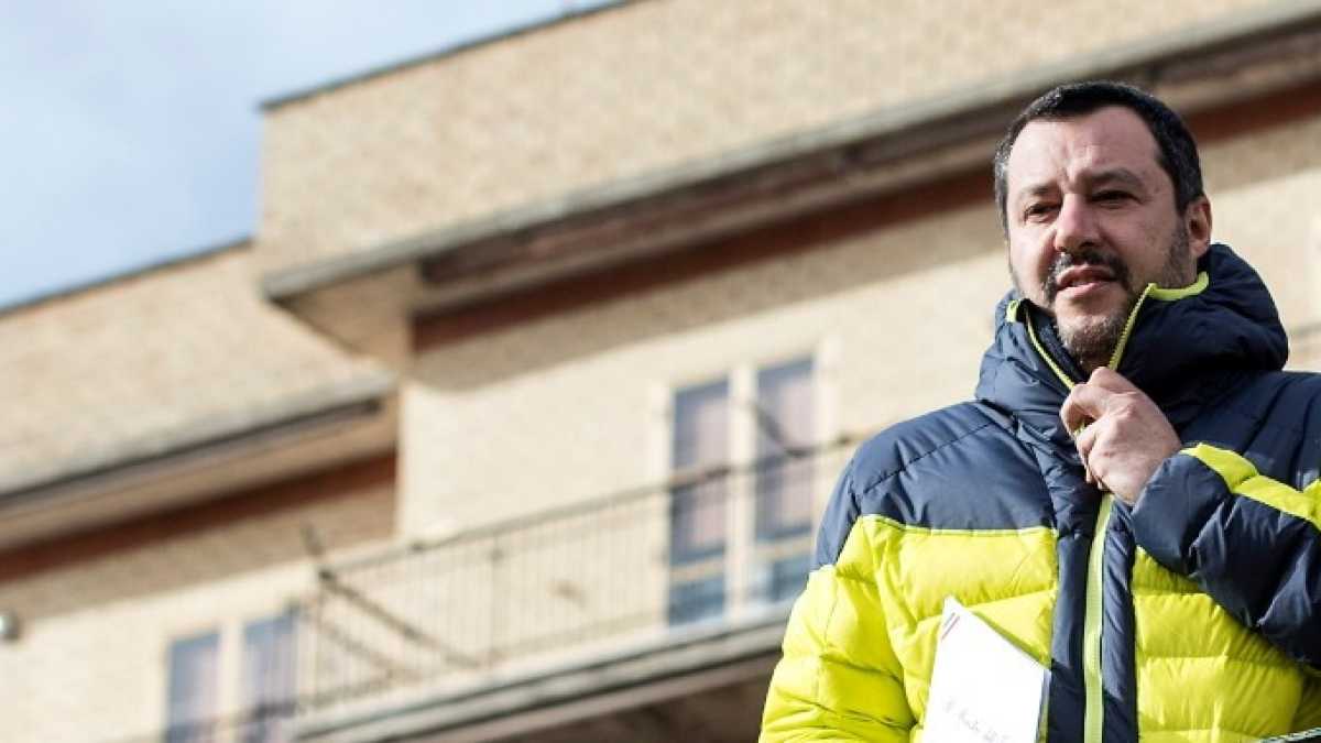 Immagine di Le contestazioni a Salvini e la Brexit che inizia a far paura. Di cosa parlare stasera a cena