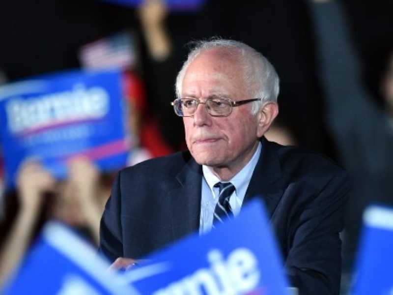 Il candidato alle primarie del Partito democratico, Bernie Sanders, durante un comizio (Foto LaPresse)