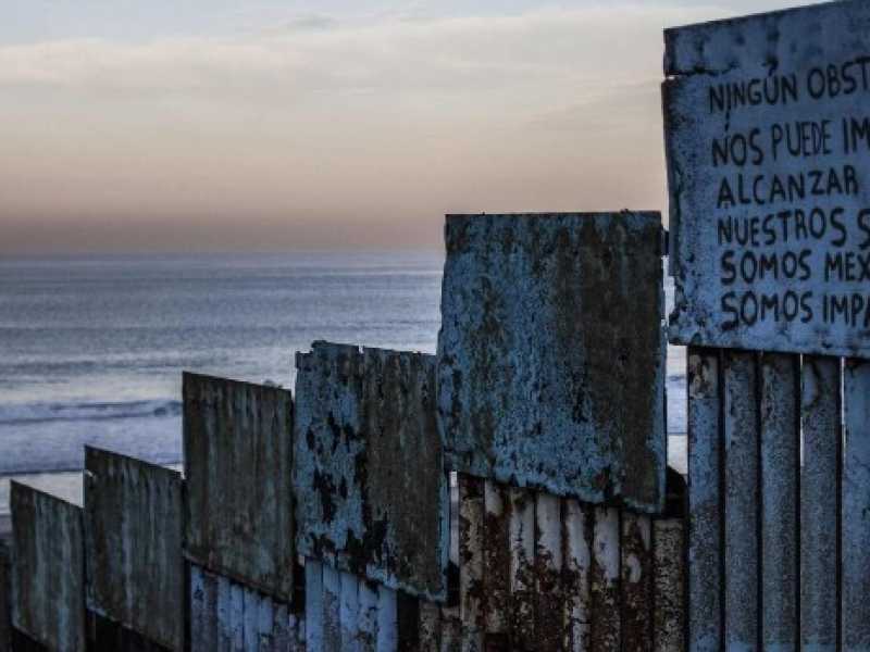 Il muro a Tijuana che divide il Messico dall'America (Foto LaPresse)