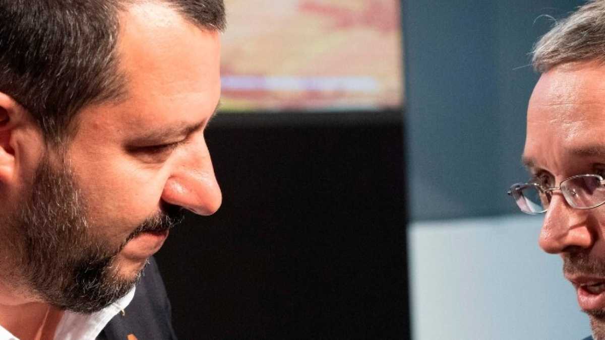 Immagine di Il ministro dell'Interno austriaco che predica la superiorità della politica sulle leggi