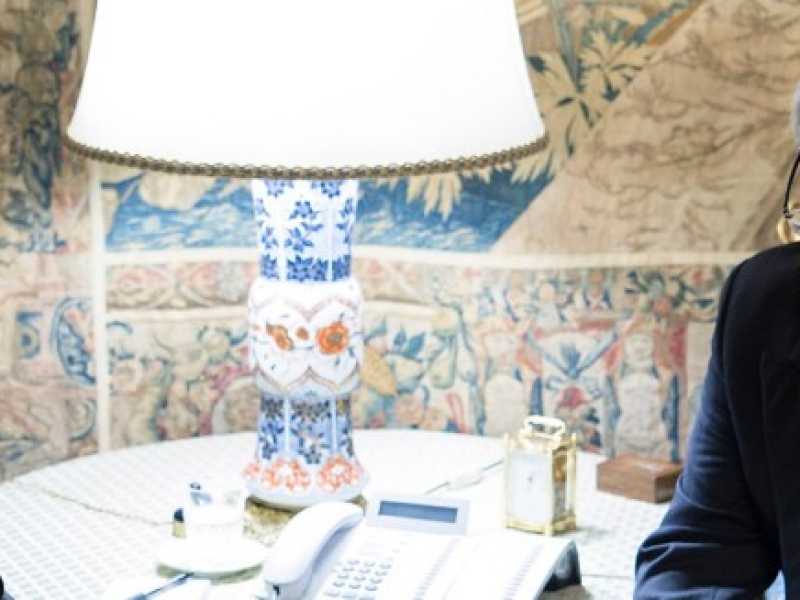 Il presidente della Repubblica Sergio Mattarella durante l'incontro con Antonello Giacomelli (foto LaPresse)